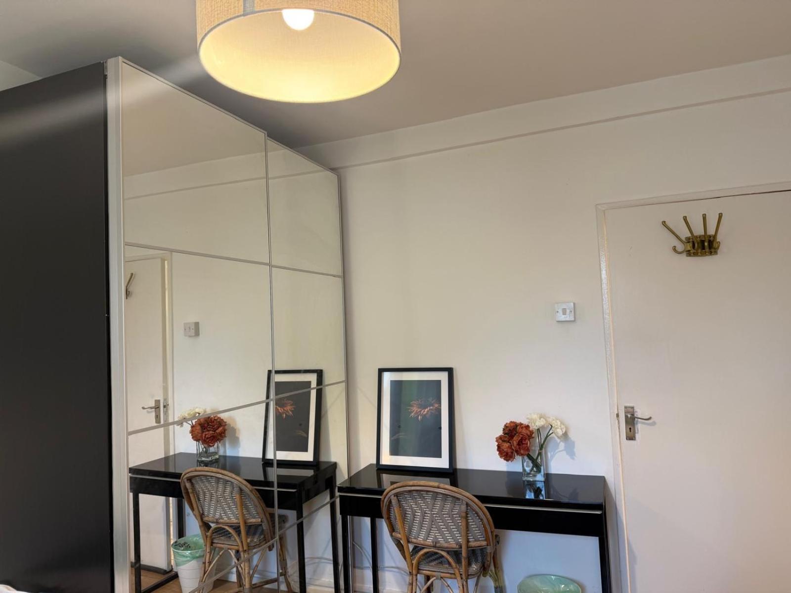 Poplar Canary Wharf O2 Excel Apartment *